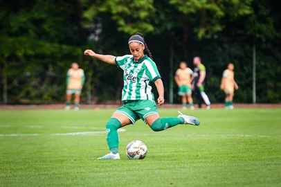 Carol Ladaga, lateral-esquerda do Juventude<!-- NICAID(16166661) -->