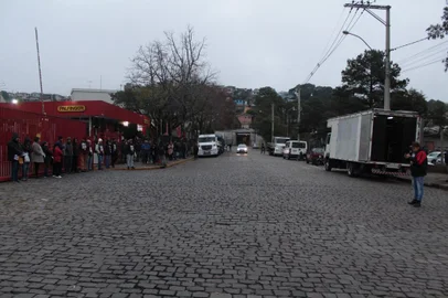 A manhã desta segunda-feira, 12 de junho, marcou o início das assembleias nas empresas metalúrgicas de Caxias do Sul e região  pelo Sindicato dos Metalúrgicos. Houve mobilização de trabalhadores da empresa Palfinger, localizada no bairro Salgado Filho.<!-- NICAID(15453724) -->