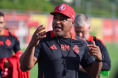Roger Machado em treino do Inter<!-- NICAID(15979326) -->