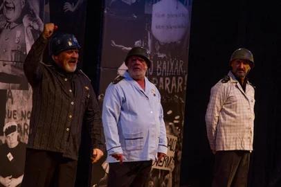 Divulgação do espetáculo Homens de Perto, com Oscar Simch, Zé Victor Castiel e Rogério Beretta (na ordem).<!-- NICAID(15123212) -->