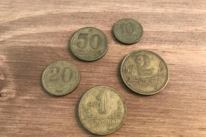 Moedas da década de 40<!-- NICAID(15238921) -->