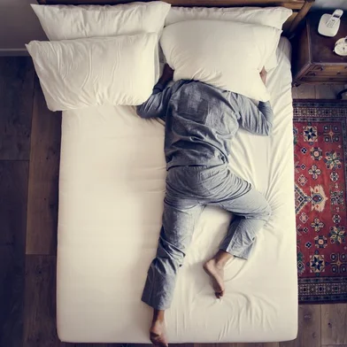 Insônia, sono, dormir, cama, quarto, travesseiro. Foto: Rawpixel.com / stock.adobe.comFonte: 212882254<!-- NICAID(14747080) -->
