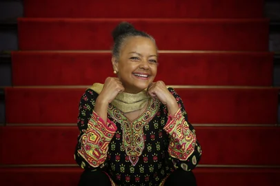 PORTO ALEGRE, RS - 27/06/2023 - O Sarau do Solar Especial de 28 de junho, às 19 horas, em homenagem aos 165 anos do Theatro São Pedro, recebe a cantora Loma Pereira, no espetáculo "Loma Pereira 50 Anos de Trajetória". O show acontece no Theatro São Pedro, com entrada solidária, mediante doação de alimentos não perecíveis. FOTO: Lauro Alves, Agência RBS<!-- NICAID(15467214) -->