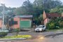 Na imagens, fotos das rachaduras provocadas pelo excesso de chuvas dos últimos dias em Gramado. A imagem é registro do Bairro Três Pinheiros.A Defesa Civil de Gramado junto à Brigada Militar está recomendando que os moradores do bairro Três Pinheiros, em Gramado, deixem suas casas ainda na noite deste domingo (19).<!-- NICAID(15602226) -->