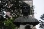 CAXIAS DO SUL, RS, BRASIL (10/09/2021)Busto de Dante Alighieri e da estátua da sua musa Beatriz na Praça Dante (para reportagem do Almanaque sobre os 700 anos da morte do poeta que dá nome à principal praça de Caxias). (Antonio Valiente/Agência RBS)<!-- NICAID(14886160) -->