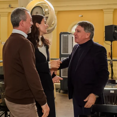Edegar Pretto e Manuela D'Ávila se encontram com Germano Rigotto no Mercado Público<!-- NICAID(16327092) -->