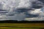 TAQUARI, RS, BRASIL - 2023.02.14 - Nuvens com chuva em Taquari passam por lavouras secas - Foto: André Ávila/Agência RBS<!-- NICAID(15349166) -->