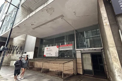Agência leiloada Santander<!-- NICAID(16041523) -->