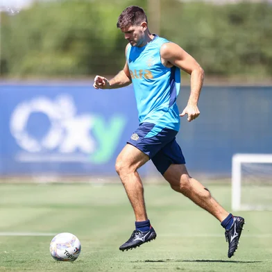 Kannemann participa de treino do Grêmio<!-- NICAID(15995822) -->
