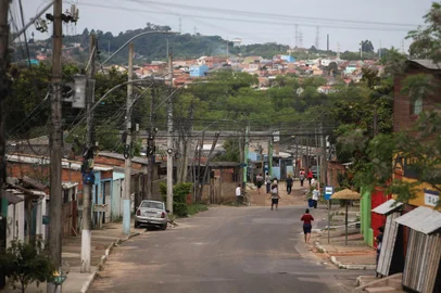 Ambiental no bairro Mario Quintana. - Anselmo Cunha/Agencia RBS<!-- NICAID(15562346) -->