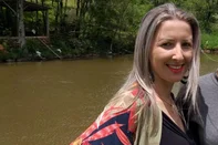 Eleci Rejane Faleiro Rommel, 38 anos, a mulher encontrada morta em casa, em Garibaldi. ATENÇÃO: ELA É A DE CASACO COLORIDO<!-- NICAID(16090552) -->