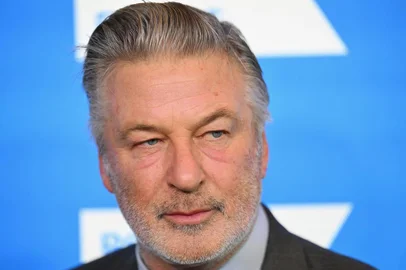 (FILES) Actor Alec Baldwin arrives at the 2022 Robert F. Kennedy Human Rights Ripple of Hope Award Gala at the Hilton Midtown in New York on December 6, 2022. Alec Baldwin has been charged with manslaughter over the deadly shooting on the set of western film "Rust," according to a court document filed on January 19, 2024. The US actor was charged previously over the October 2021 death of cinematographer Halyna Hutchins, but the charges were dropped. (Photo by ANGELA WEISS / AFP)Editoria: HUMLocal: New YorkIndexador: ANGELA WEISSSecao: celebrityFonte: AFPFotógrafo: STF<!-- NICAID(15659903) -->