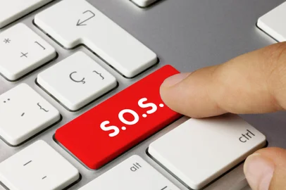 S.O.S. keyboard key. FingerFonte: 47883289<!-- NICAID(15411055) -->