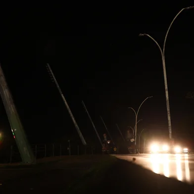 Porto Alegre, RS, Brasil, 14/04/2025 - Parte do trecho 1 da orla do Guaíba está sem iluminação. - Foto: Jonathan Heckler/Agência RBS<!-- NICAID(16017210) -->