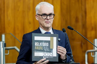 PORTO ALEGRE - RS - BRASIL - 02/07/2025: O Procurador-geral de Justiça Alexandre Saltz faz a prestação de contas do Ministério Público RS, referente ao ano 2024.<!-- NICAID(16072135) -->