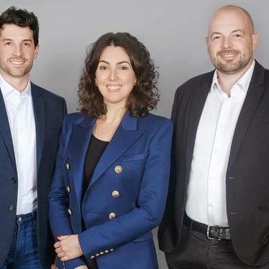 Da esquerda para a direita: Felipe Corradi, CTO e diretor industrial; Roberta Castellan, diretora criativa; e Mateus Corradi, CEO.<!-- NICAID(15574879) -->