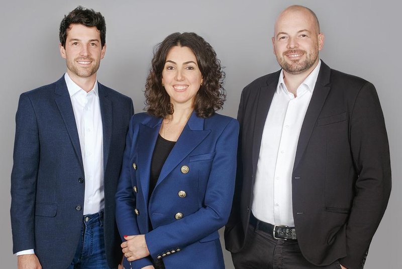 Da esquerda para a direita: Felipe Corradi, CTO e diretor industrial; Roberta Castellan, diretora criativa; e Mateus Corradi, CEO.<!-- NICAID(15574879) -->