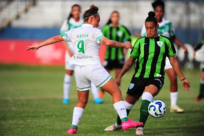 BENTO GONÇALVES, RS, BRASIL, 22/03/2025. Juventude x América-MG, jogo válido pela primeira rodada da primeira fase do Campeonato Brasileiro Feminino A1 e realizado no estádio Parque Esportivo Montanha dos Vinhedos, em Bento Gonçalves. (Porthus Junior/Agência RBS)Indexador: BTK                             <!-- NICAID(16001371) -->