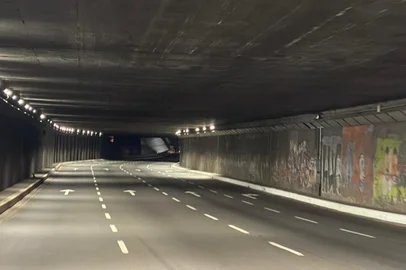 Equipe trabalha durante a madruga em reparos no Túnel da Conceição<!-- NICAID(16228145) -->