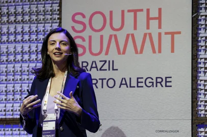 PORTO ALEGRE, RS, BRASIL, 25-03-2026: Bibiana Matte, da Nucleo Vitro, durante Startup Competition na Arena The Next Big Thing. Os armazéns do Cais Mauá, em Porto Alegre, recebem o ecossistema global de inovação em Porto Alegre na 5ª edição do South Summit Brazil. Foto: Mateus Bruxel/Agência RBSIndexador: MATEUS BRUXEL<!-- NICAID(16252104) -->