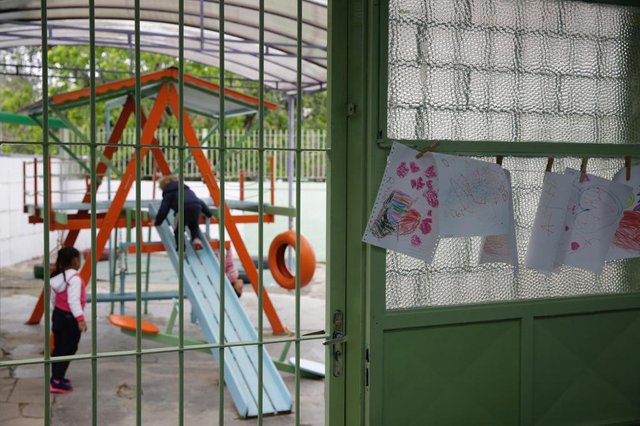 Porto Alegre, RS, Brasil, 10-09-2021: Escola Municipal de Educação Infantil Mamãe Coruja. Porto Alegre tem mais de 4,6 mil crianças de 0 a 5 anos aguardando por uma vaga na Educação Infantil. (Foto: Mateus Bruxel / Agência RBS)Indexador: Mateus Bruxel<!-- NICAID(14886258) -->