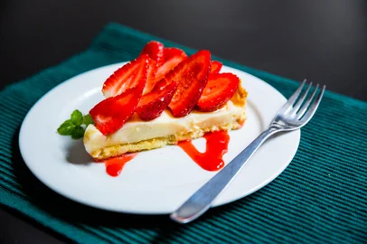 PORTO ALEGRE, RS, BRASIL, 12/11/2015 : Caderno Destemperados - Guia do Espumante + 6 receitas. (Omar Freitas/Agência RBS)Indexador: Omar Freitas<!-- NICAID(11823079) -->
