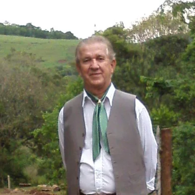 Morreu na última quinta-feira (18), aos 78 anos, Júlio Tadeu Alves de Lima, uma das figuras mais importantes na preservação do tradicionalismo gaúcho. Natural de Bento Gonçalves, ele residia em Concórdia, município da região Oeste de Santa Catarina, onde deixou marcas profundas na vida cultural da comunidade.<!-- NICAID(16131828) -->