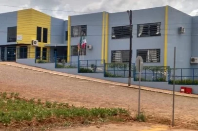 Aluna agride professora com faca em escola municipal de Caseiros<!-- NICAID(16107658) -->