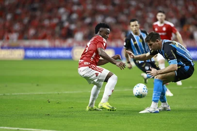 PORTO ALEGRE, RS, BRASIL, 27-08-2026: Internacional x Grêmio, clássico GreNal nº453, pelo jogo de ida das Quartas-de-Final da Copa do Brasil 2026. O jogo ocorre no estádio Beira-Rio, em Porto Alegre. Foto: Jefferson Botega/Grupo RBSIndexador: jeff botega<!-- NICAID(16354438) -->