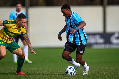 ELDORADO DO SUL, RS, BRASIL, 16-07-2025: Gabriel Mec, do Grêmio, em jogo frente ao Mirassol pelo Brasileiro sub-20. Foto: Angelo Pieretti/Grêmio FBPA/DivulgaçãoIndexador: Lucas Uebel<!-- NICAID(16081709) -->