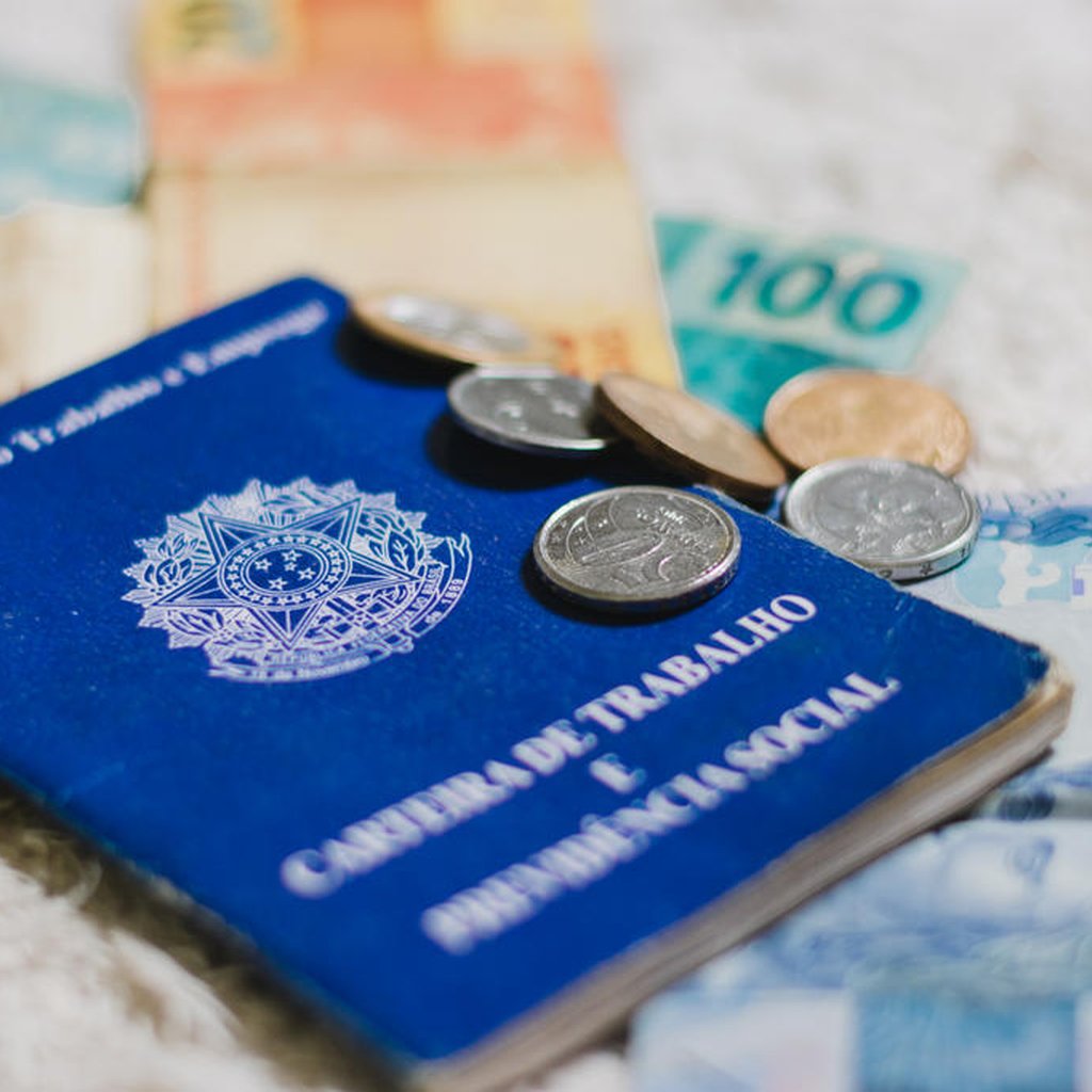 Salário mínimo será de R$ 1.412 em 2024 | GZH