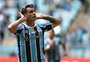 Clubes demonstram interesse em meia do Grêmio, mas situação financeira complica saída