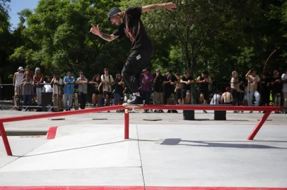 Porto Alegre, RS, Brasil, 12-03-2023: Pista de skate da Praça do IAPI é entregue revitalizada. No local, ocorre o IAPI Legacy. O evento integra as comemorações do Mês de Aniversário de Porto Alegre. Foto: Mateus Bruxel / Agência RBSIndexador: Andre Avila<!-- NICAID(15373303) -->