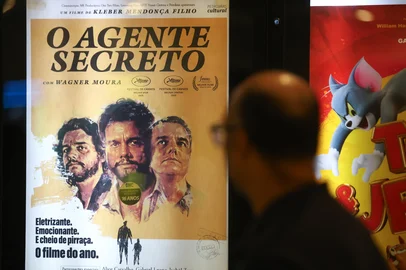 PORTO ALEGRE, RS, BRASIL, 15-01-2026: A reportagem percorreu algumas salas de cinema da capital para conferir se há maior procura para assistir ao filme “O Agente Secreto”, após a repercussão das premiações conquistadas no Globo de Ouro. Foto: Bruno Todeschini/Agencia RBS<!-- NICAID(16205118) -->
