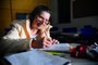 CAXIAS DO SUL, RS, BRASIL, 26/04/2023. Pauta para o Dia da Educação, com enfoque nos processos de alfabetização e letramento de jovens e adultos. Loirena Maria Casagrande, 68 anos. Aluna da Turma T4, do EJA na Escola Presidente Vargas, equivalente ao sétimo ano do Ensino Fundamental. (Porthus Junior/Agência RBS)<!-- NICAID(15413189) -->