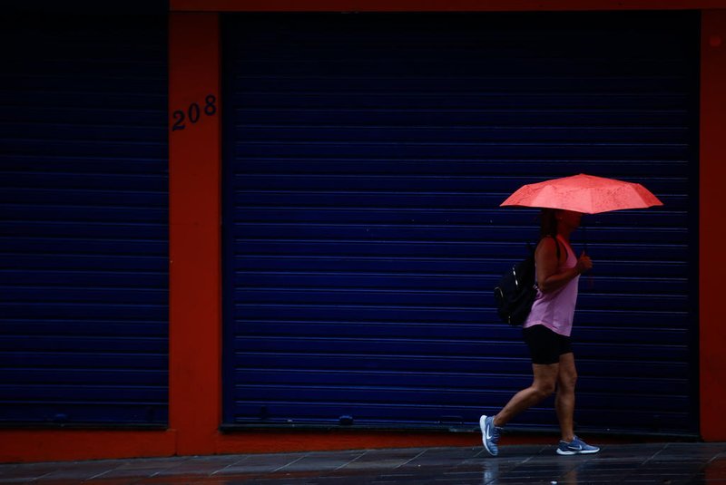 Porto Alegre, RS, Brasil, 13/11/2022 - Domingo de primavera com chuva e temperatura amena em Porto Alegre - Foto: Jonathan Heckler/Agência RBS<!-- NICAID(15263952) -->