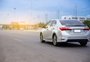 Por que os carros sedã não têm limpador de vidro traseiro
