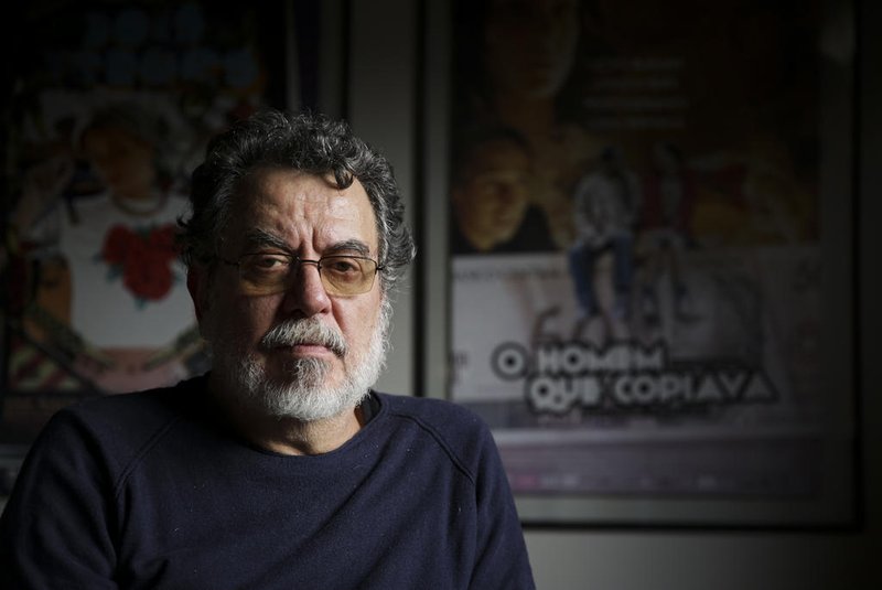 Porto Alegre, RS, Brasil, 22-05-2023: O cineasta Jorge Furtado durante entrevista na Casa de Cinema sobre os 20 anos do filme O Homem que Copiava. Foto: Mateus Bruxel / Agencia RBSIndexador: Mateus Bruxel<!-- NICAID(15436120) -->