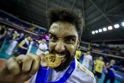 Sada Cruzeiro conquistou o Mundial de Clubes de Vôlei e o levantador caxiense Fernando Kreling, o Cachopa, foi eleito o melhor jogador da posição no campeonato<!-- NICAID(14965982) -->