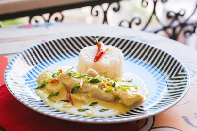 PORTO ALEGRE, RS, BRASIL, 24/02/2016 : Receitas para a Sexta-feira Santa. Peixe thai ao curry (Omar Freitas/Agência RBS)Indexador: Omar Freitas<!-- NICAID(12038054) -->