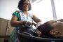 PORTO ALEGRE, RS, BRASIL, 10.04.2024: Cabeleleira orienta como tratar os cabelos em casa. Foto: Camila Hermes/Agencia RBS<!-- NICAID(15730615) -->