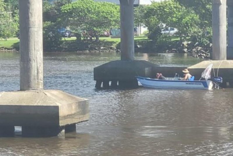 Prefeitura de Passo de Torres investiga possível dano na parte submersa de ponte que liga o Rio Grande do Sul a Santa Catarina<!-- NICAID(15702514) -->