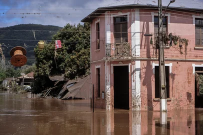 SANTA TEREZA, RS, BRASIL, 05/09/2023. Imagens da enchente em Santa Tereza. (Neimar De Cesero/Agência RBS)Indexador: NEIMAR DE CESERO<!-- NICAID(15532175) -->