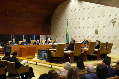Luiz Silveira / STF Brasília, 25/02/2025. Plenário do Supremo Tribunal Federal inicia julgamento do do referendo de liminares que suspenderam o pagamento de verbas indenizatórias a membros de Poderes sem previsão expressa em lei.Luiz Silveira/STF<!-- NICAID(16233544) -->