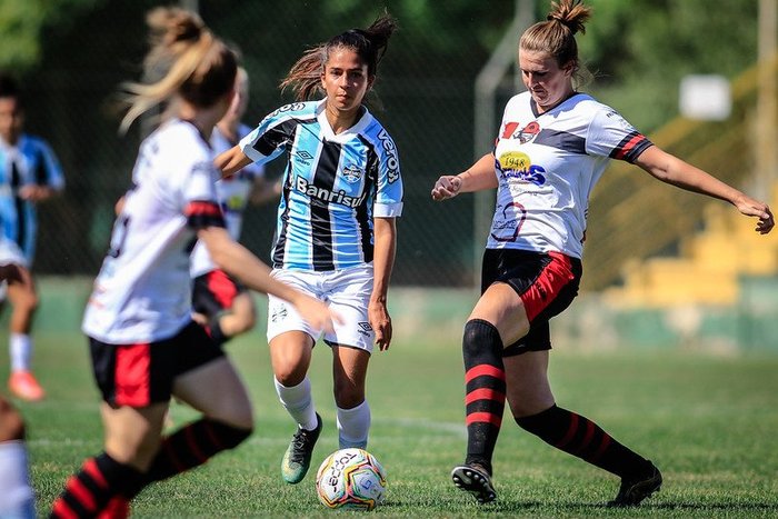 Grêmio chega a nove saídas do time feminino
