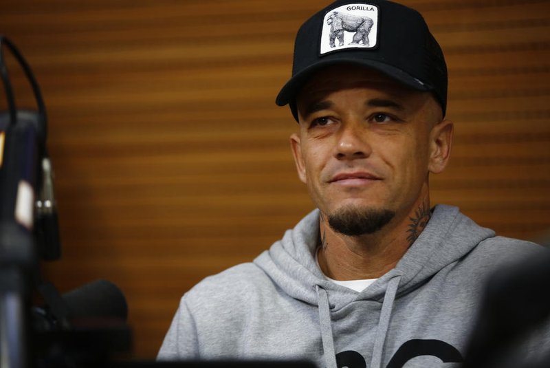 PORTO ALEGRE, RS, BRASIL,  29/04/2022-  Ex-jogador do Internacional Andrés D'Alessandro no sala de redação. Foto: Jonathan Heckler / Agencia RBS<!-- NICAID(15081800) -->