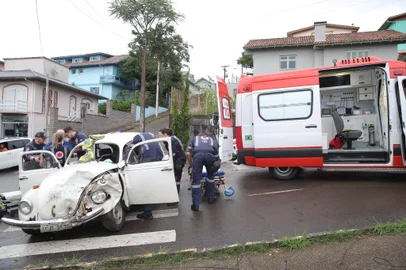 Colisão em Bento Gonçalves deixa dois idosos feridos<!-- NICAID(15930428) -->