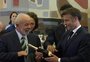 Presidente da França ganha de Lula espumante da Serra Gaúcha