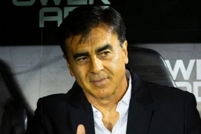 Gustavo Quinteros, técnico do Vélez SarsfieldPostales desde el Estadio José Amalfitani, por la fecha 21 de la Liga Profesional 2024. Fotos: Hernán Mauricio.<!-- NICAID(15941292) -->