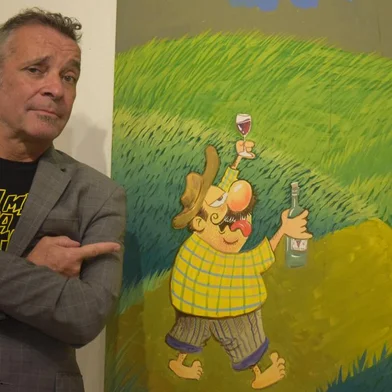 Uma das principais atrações do mês de junho do Polenta Comedy Club, a primeira casa de comédia de Caxias do Sul, será o Boteco do Marcos com a presença do cartunista Carlos Henrique Iotti, criador do personagem Radicci. Pioneiro na valorização das raízes italianas por meio do humor, Iotti baterá um papo, em formato de talk-show com platéia, com o personagem Marcos, interpretado pelo comediante Diogo Severo, um dos idealizadores do Polenta. A conversa será no dia 21 de junho, às 20h45min.<!-- NICAID(15793059) -->